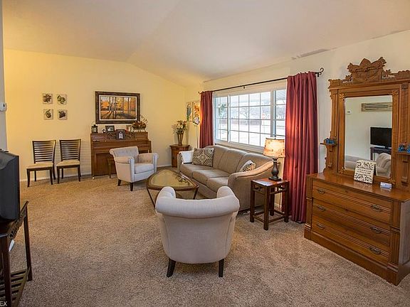 3rd image of 5184 W 210th St