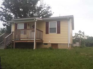 204 Crestline Dr, Pulaski, VA 24301