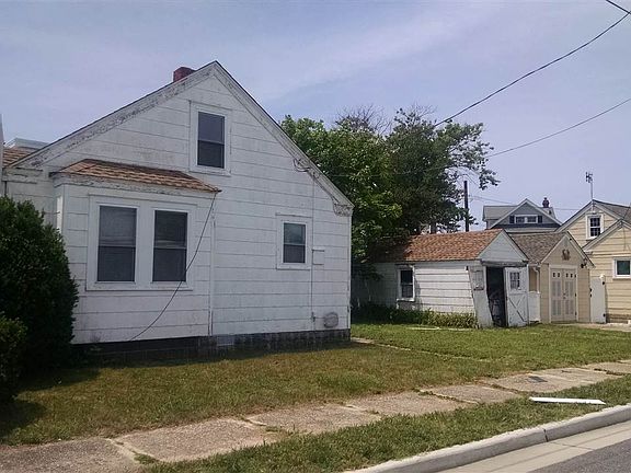 3rd image of 5800 Park Blvd