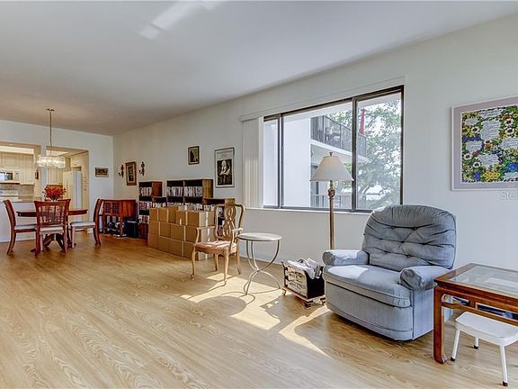 3rd image of 6 Belleview Blvd APT 206