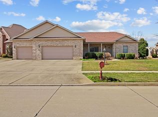 4701 Chestnut Grove Dr, Champaign, IL