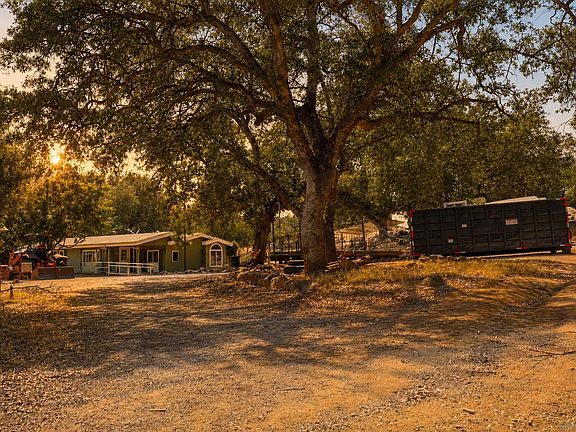 3rd image of 25218 Black Canyon Rd