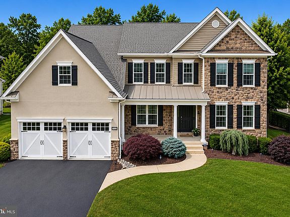 3rd image of 1325 Gabriel Ln