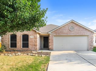 940 Rio Bravo Dr, Haslet, TX 76052