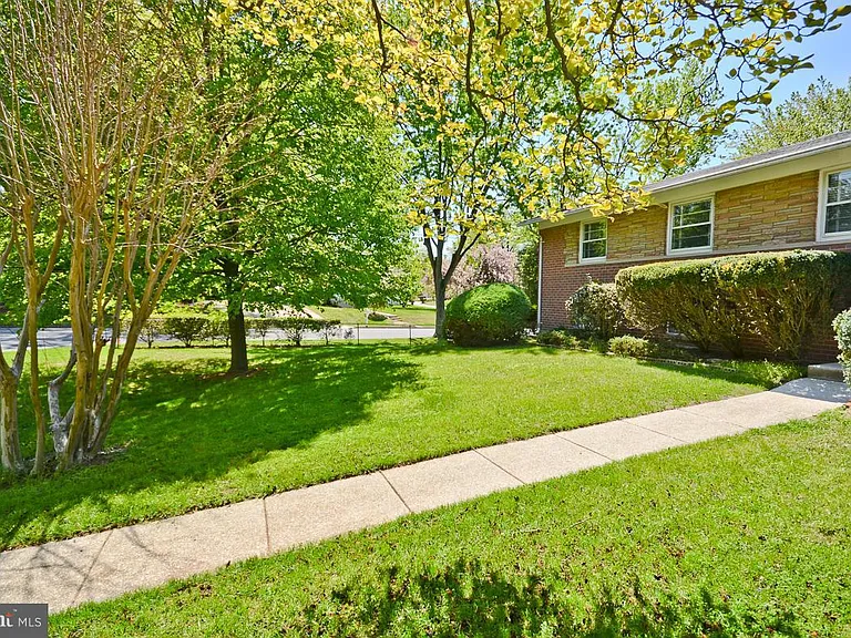 100 Mel Mara Dr — Photo 27