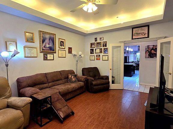 4th image of 1318 Larry Ln