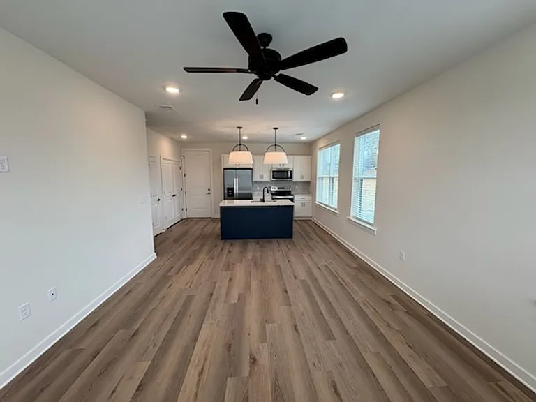 865 Bolivar Dr — Photo 3