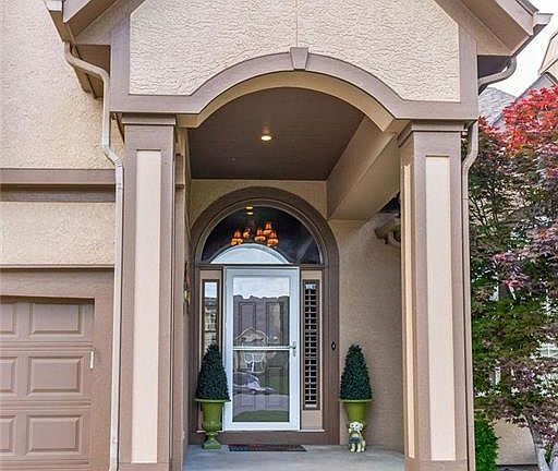 2nd image of 5608 NE Hidden Meadow Cir
