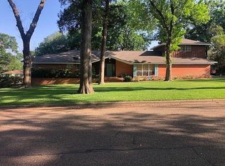 802 Peachtree Dr, Brenham, TX 77833