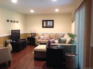 144 Doxbury Ln, Suffern, NY 10901