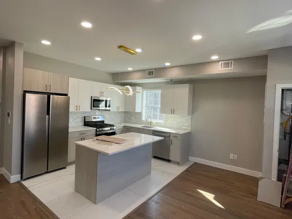 209 W 15th St #2, Linden, NJ 07036