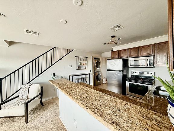 3rd image of 1330 12th Ave SE Unit 2306