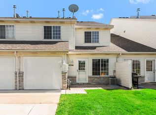 2246 Flamingo Dr, Shakopee, MN 55379