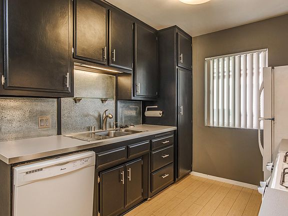 3rd image of 391 Obispo Ave #8