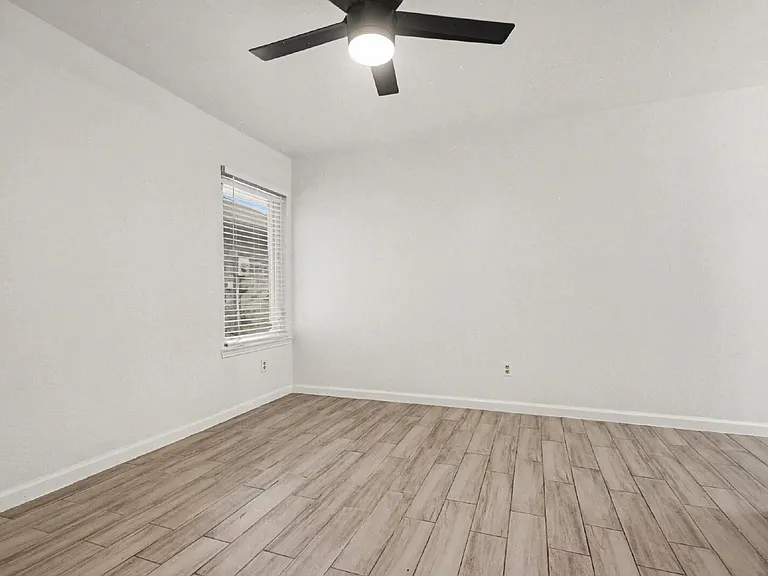 1417 Stillmeadow Dr — Photo 16