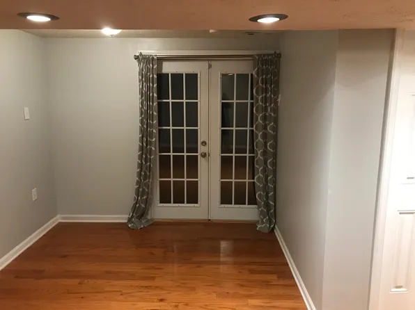 5490 Saddler Ln, Woodbridge, VA 22193