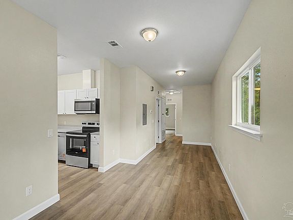 5th image of 2303 N Spring St