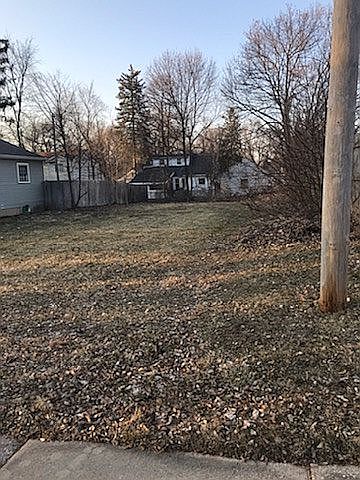 2nd image of 629 Denver St