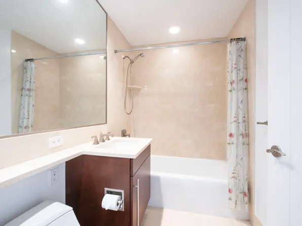 240 Riverside Boulevard image 11 of 16