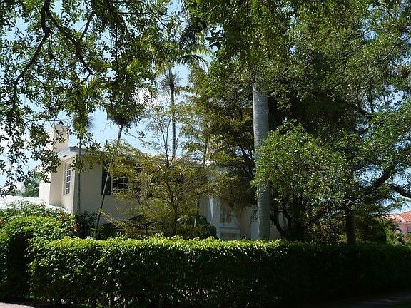 2nd image of 758 University Dr