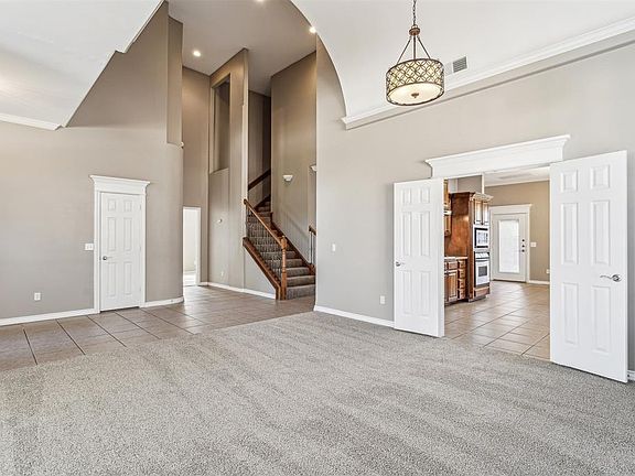 2nd image of 820 Justin Dr