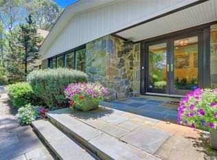 339 Meadow Ln, Mill Neck, NY 11765