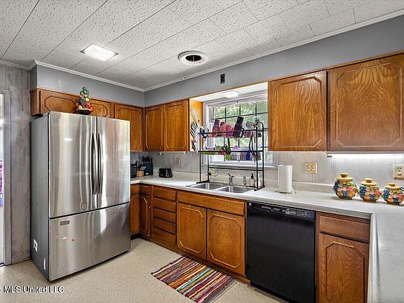 5th image of 922 Belle Air Cir