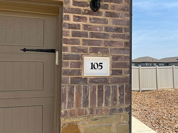 3rd image of 105 Stacy Ln
