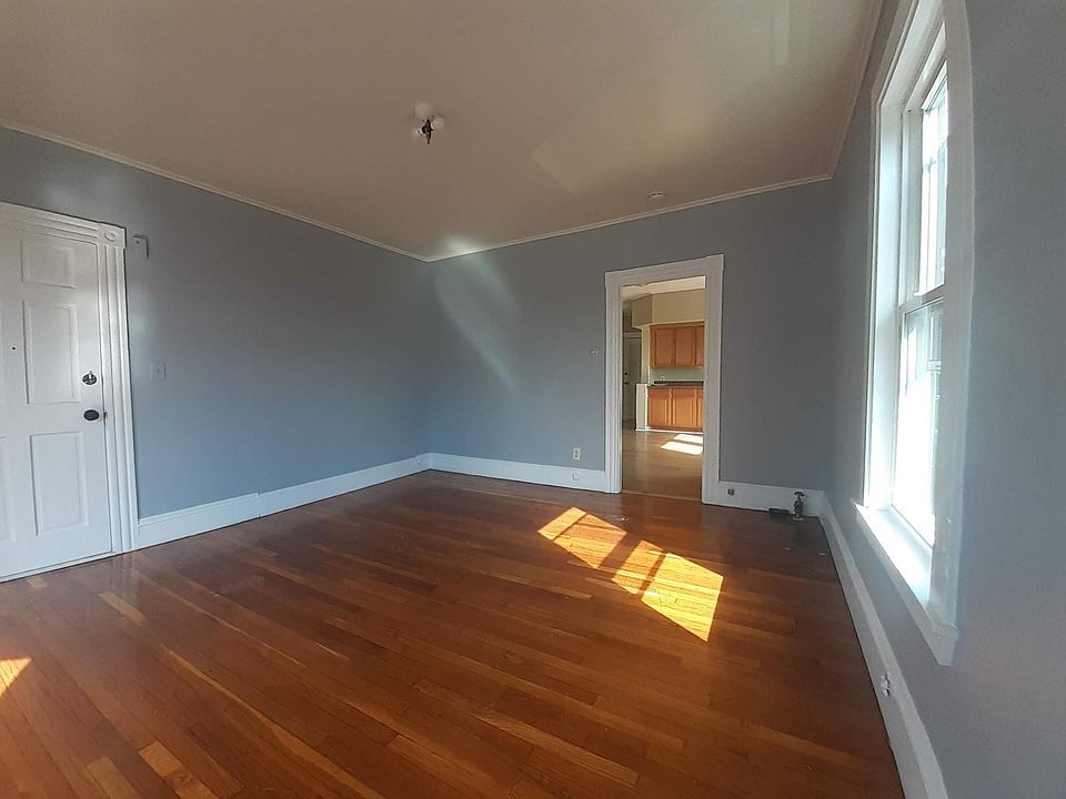 1st image of 68 Essex St
