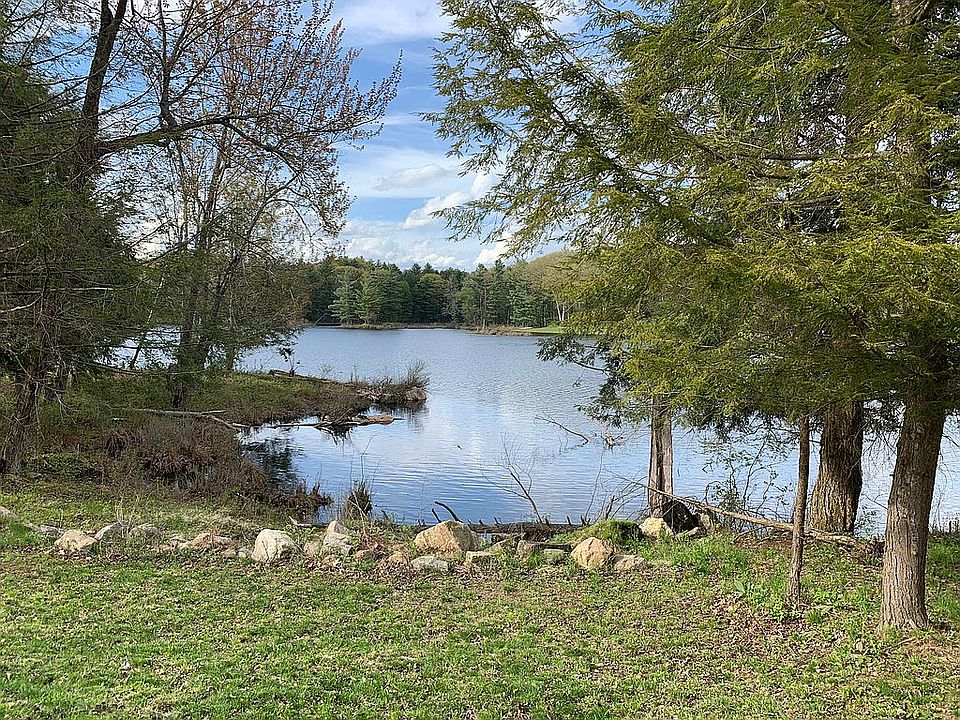 1st image of 40 Green Pond Ln