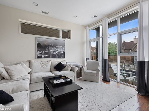 2nd image of 2738 N Southport Ave #2W