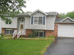 10211 Hillside Ln, Fredericksburg, VA 22408
