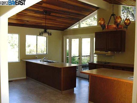 2nd image of 710 Tamarack Dr