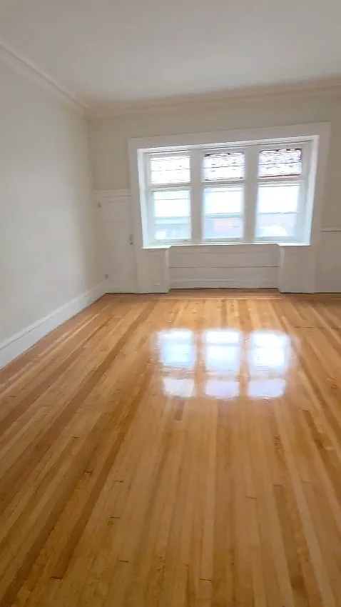 325 Roseville Ave — Photo 3