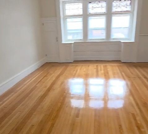 3rd image of 325 Roseville Ave