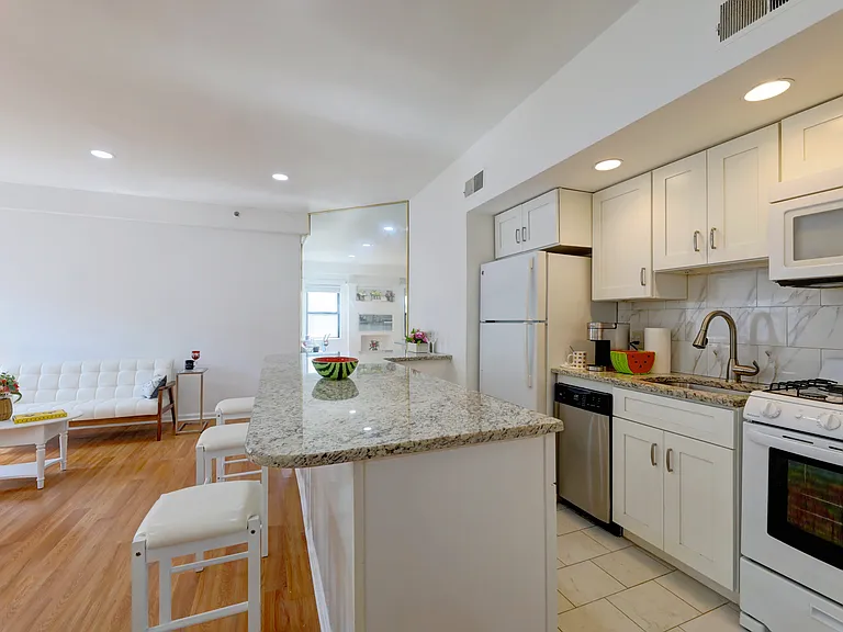 22 Engle St #17 — Photo 26