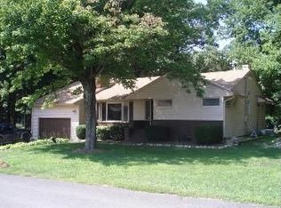 8 Applegate Ct, West Milford, NJ 07480