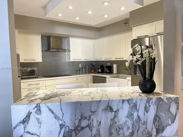 3500 Mystic Pointe Dr #1507 — Photo 6