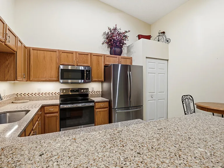 9363 Bridgeport Dr — Photo 14