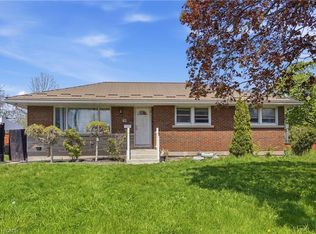 42 Sunnylea Dr, Saint Catharines, ON L2M 5Z8
