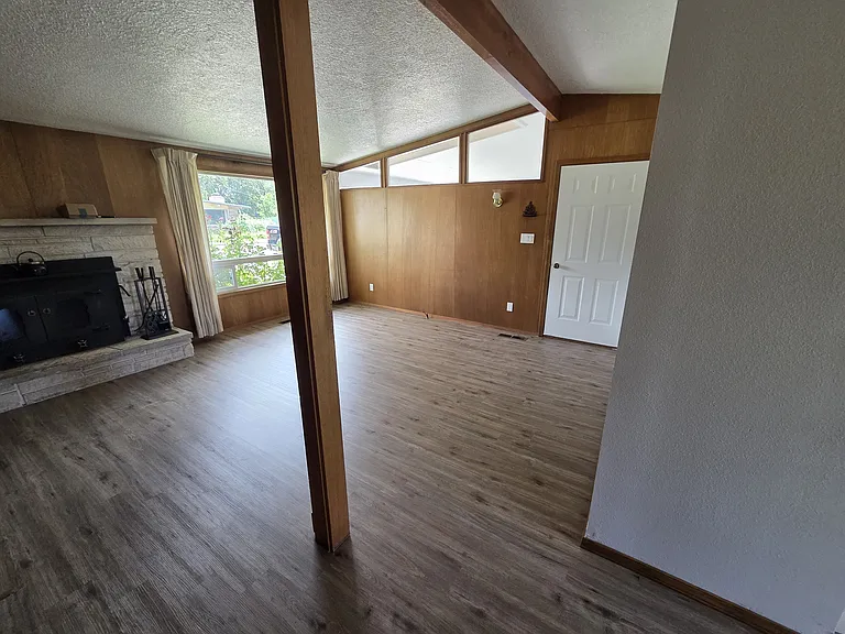 2215 Terrace Dr — Photo 10