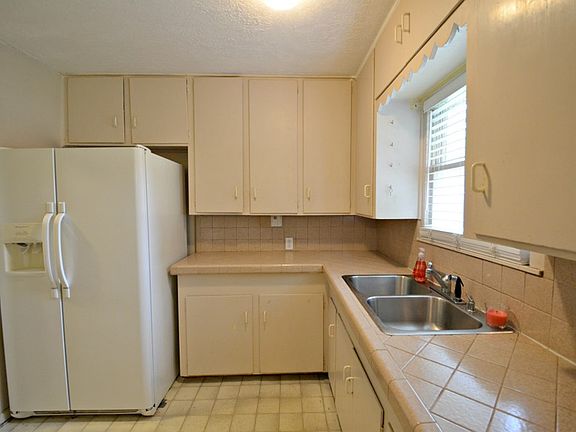 5th image of 5105 Folsom Dr