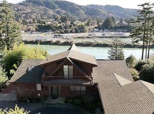 206 Alta Ln, Brookings, OR 97415