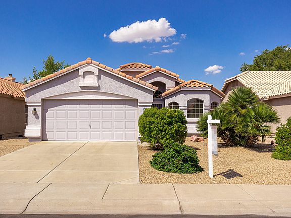 2nd image of 8968 W Tierra Buena Ln