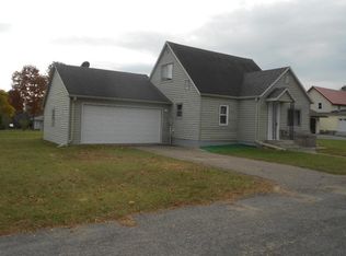 725 Mader St, Gresham, WI 54128