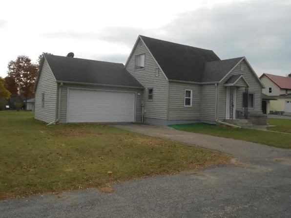 725 Mader St, Gresham, WI 54128