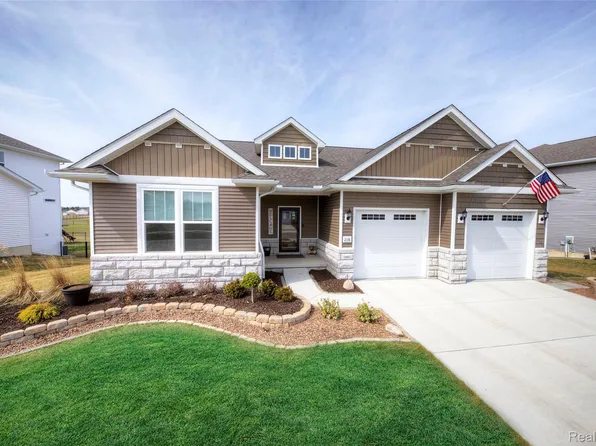 2138 Gambrel Ln, Howell, MI 48843