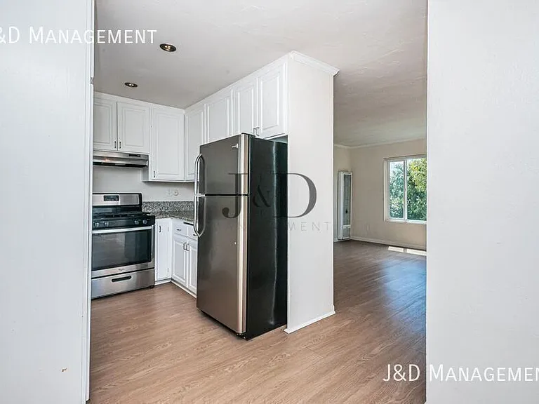 2664 Magnolia Ave #5 — Photo 8