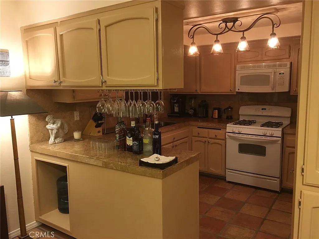 19451 Sherman Way — Photo 2