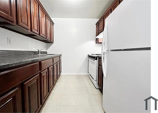 1st image of 1765 Townsend Ave